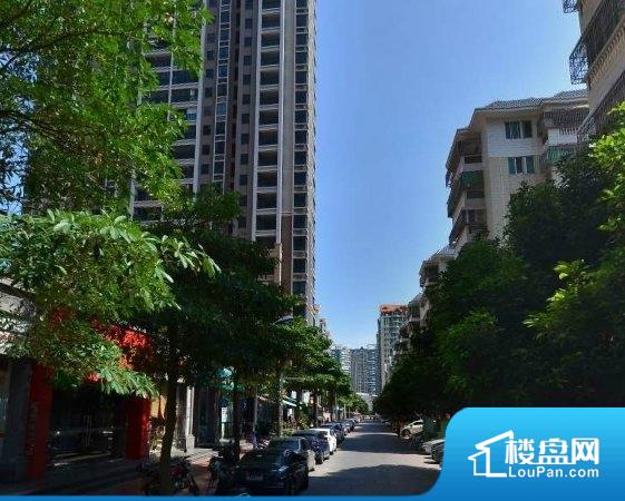“景和山庄价格骤降”,景和山庄价格骤降，投资热点还是市场调整？